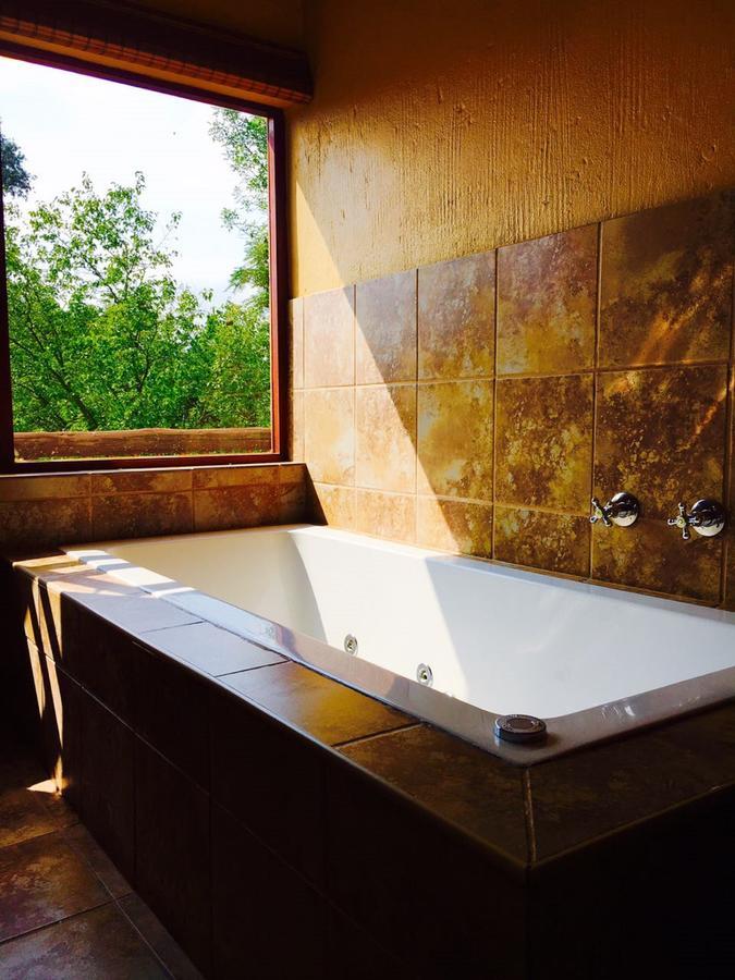יוהנסבורג The Rivonia River Lodge מראה חיצוני תמונה
