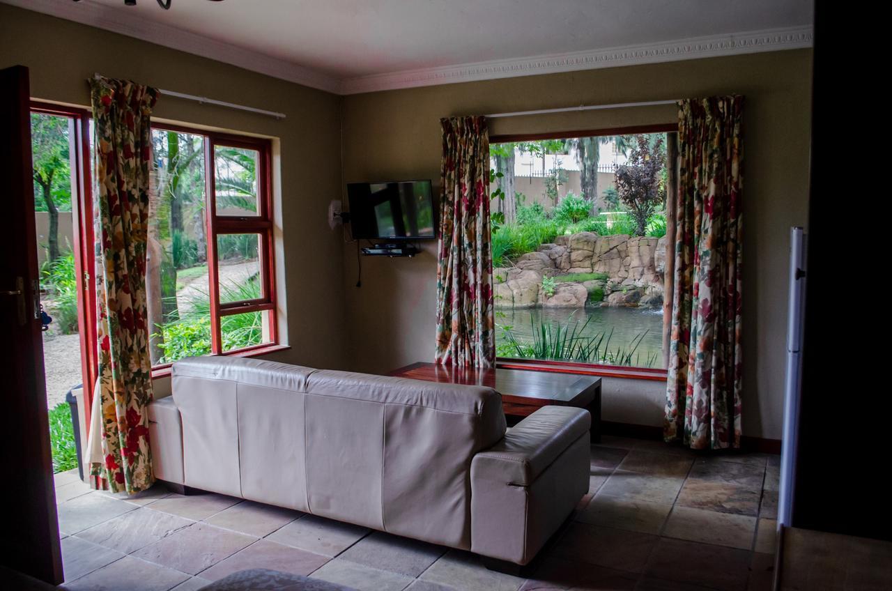 יוהנסבורג The Rivonia River Lodge מראה חיצוני תמונה